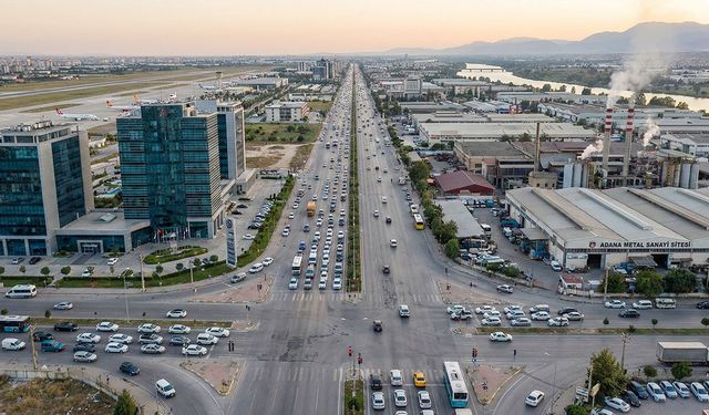 Adana'nın En Uzun Caddesi Belli Oldu! Kentin Ulaşım ve Ticaret Yükünü Bu Bulvar Taşıyor
