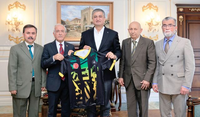 “Vali Yavuz’dan Veteranlar Masa Tenisi Turnuvası’na Tam Destek