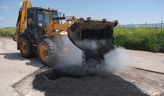 Ceyhan’da Asfalt Atağı! Bozuk Yollar Tek Tek Yenileniyor