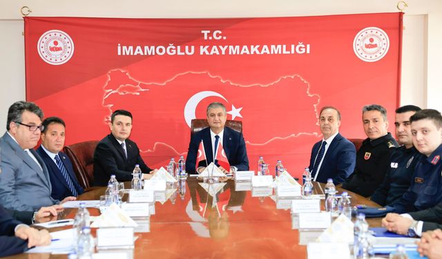 İmamoğlu’nda Önemli Toplantı: Vali Yavuz’dan Üretim ve Eğitim Mesajı