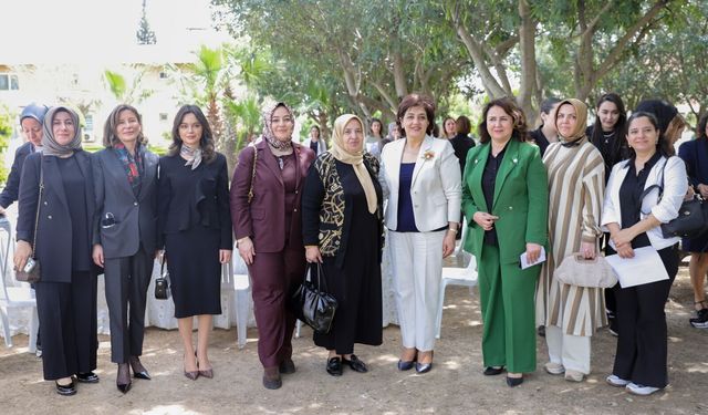 Adana'da 'Gönül Elçileri' Buluştu: Süreyya Yavuz'dan Koruyucu Aile Çağrısı!