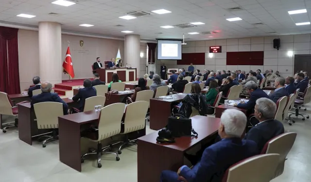 Yüreğir’de Başkan Vekilliği Seçimi Öncesi Kritik Toplantı: Gözler CHP Grup Buluşmasında