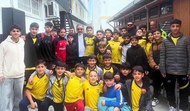 Adana 01 FK'da Hedef 1. Lig: Başkan Kutlu Gençlerle Buluştu