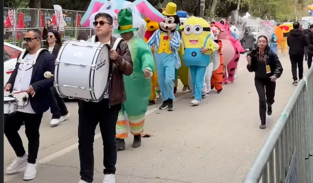 Adana’da Karnaval Patlaması: Sokaklar Renk ve Coşkuyla Doldu