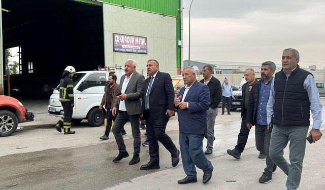 Geçer Yangın Yerinde : Adana'da Yangın Bölgesinde Nefes Kesen Mücadele!