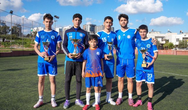 Adana Futbolunda Tarihi Devrim: Seyhan Belediyespor 4 Kategoride Türkiye Şampiyonası'nda!