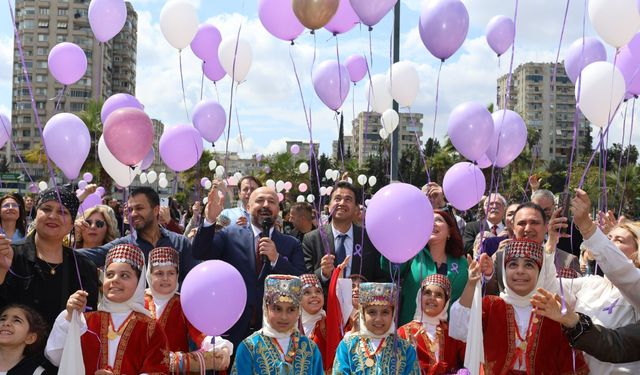 Adana'da Kanser Farkındalığı İçin Mor Balonlar Gökyüzüne Bırakıldı!