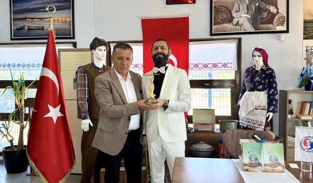 Akif Manaf’a Büyük Onur! Evrensel Barış Ödülü Verildi