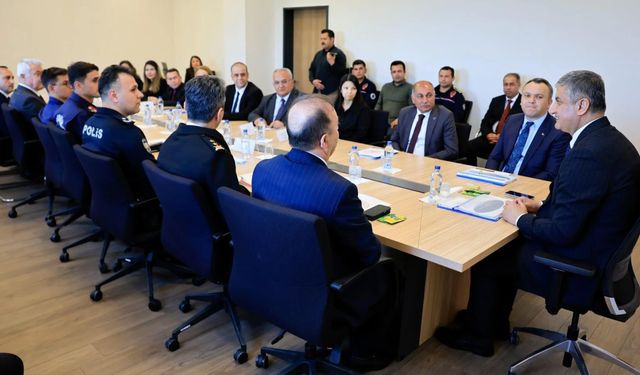 Vali Yavuz’dan Yumurtalık’a Ziyaret: Yatırım ve Sosyal Projeler Masaya Yatırıldı