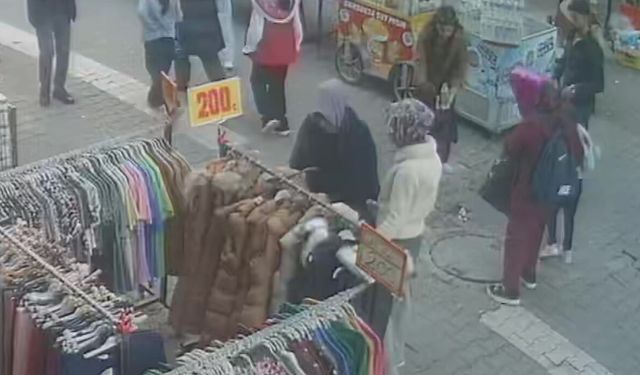 Çaldıkları Parayla Alışveriş Yaptılar, Kameraya Yakalandılar