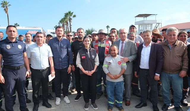 Ceyhan Belediyesi’nde Bayramlaşma: Personel Bir Araya Geldi