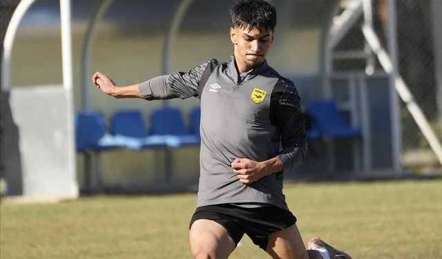 Berat Hakverdi: "Milli Takıma Seçildiğim İçin Çok Mutluyum"