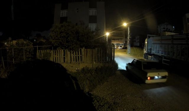 Adana’da Akü Hırsızlığı: Park Halindeki Tırları Soydular
