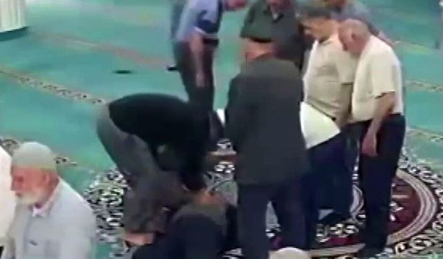 Adana’da Mucize Anlar: İmam Kalp Krizi Geçiren Adamı Hayata Döndürdü