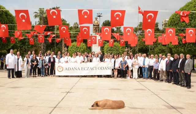 Adana’da 187. Yıl Coşkusu: Eczacılar Atatürk Parkı’nda Buluştu