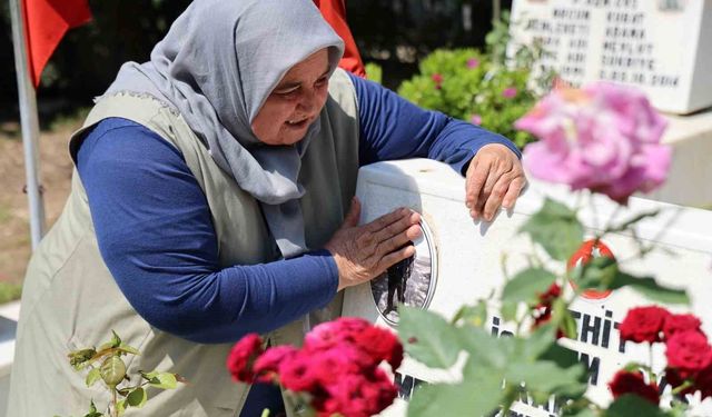 Adana Şehitliği’nde Buruk Bayram