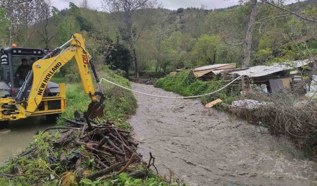 Bilecik'te yoğun yağış sonrası Sorgun ve Karasu dereleri taştı