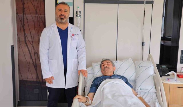 Kilo kaybıyla hastaneye başvuran hastanın böbreğinden 20 santimlik tümör çıkarıldı