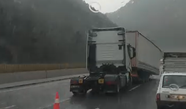 Pozantı Otoyolu Kilitlendi