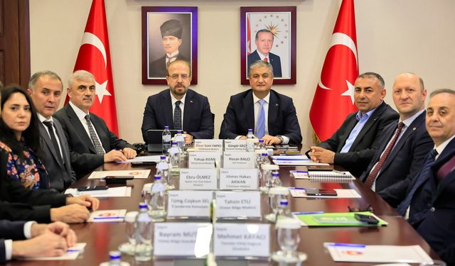Adana’da Orman Yangınlarına Karşı Alarm: Tedbirleri Masaya Yatırıldı