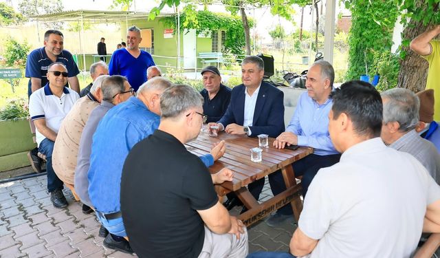 Vali Yavuz’dan Köprüköyü Camii'nde Bayramlaşma