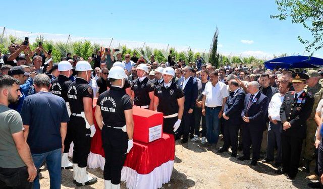 Adanalı Şehit Son Yolculuğuna Uğurlandı! Ceyhan’da Gözyaşları Sel Oldu