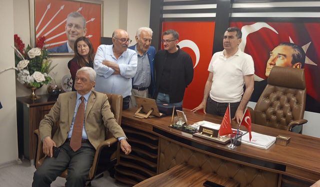 Son Dakika: CHP Adana İl Başkanı Tanburoğlu Gelişmeleri İl Binasında Takip Ediyor