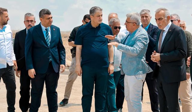 Adana Karataş Sera OTB'de Üretime Doğru: Vali Yavuz'dan 3 Bin Kişilik İstihdam Müjdesi