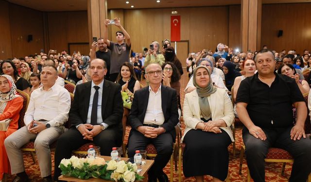 Maarif Gençliği Türkülerle Sahnedeydi