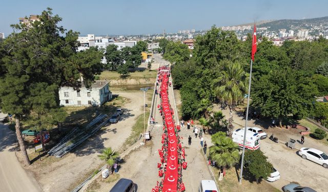 Kozan’ın Kurtuluşunun 106. Yılında Dev Bayraklı Kutlama