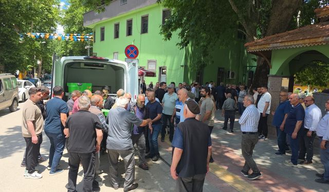 Baba-Kız Aynı Mezarlıkta Yan Yana Defnedildi