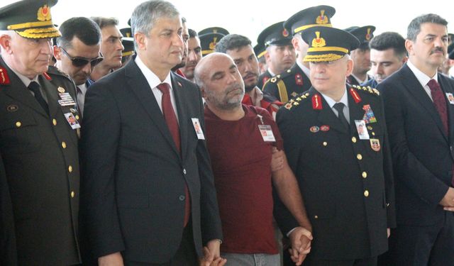 Van’da Şehit Düşen Uzman Çavuş Samet Karabulut Adana’da Son Yolculuğuna Uğurlandı