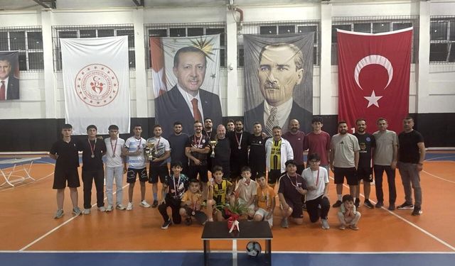 Pozantı'da İlk Ayak Tenisi Turnuvası Büyük İlgi Gördü