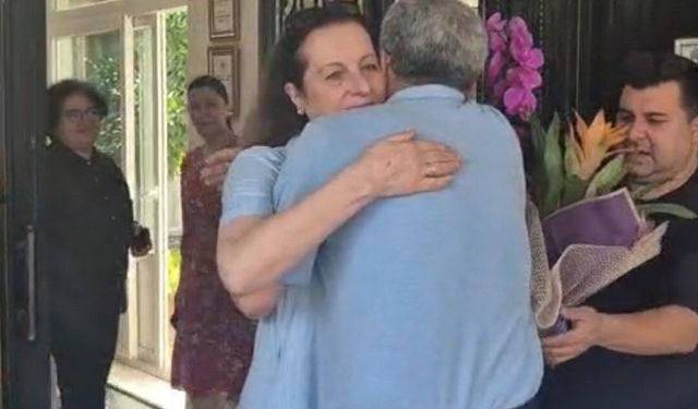 45 Yıllık Öğretmene Davul Zurnalı Veda: Eşinin Sürprizi Duygulandırdı