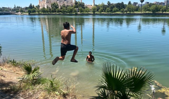 Adana'da Sıcaklardan Kaçanlar Seyhan Nehri'ne Akın Etti