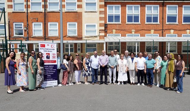 Adana'dan Londra'ya Gençlik ve Eğitim Köprüsü