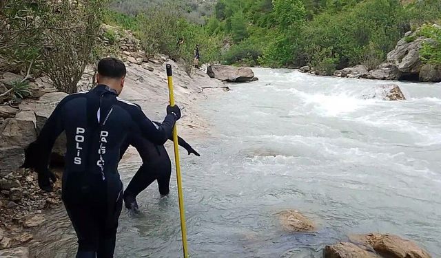Adana'da Kayıp Genci Arama Çalışmaları Sürüyor! Yeni Görüntüler Duygulandırdı