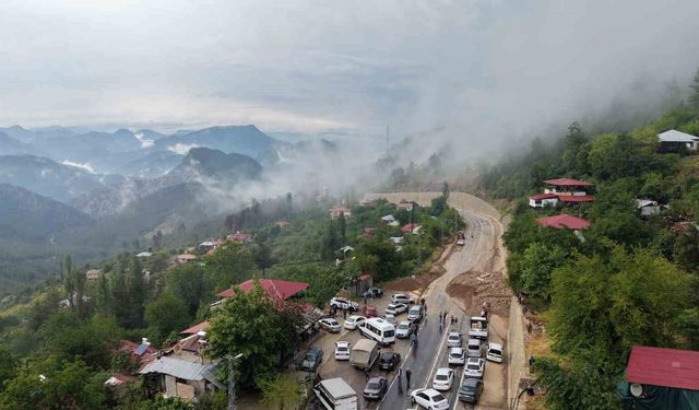 Adana’da Şiddetli Yağış Sonrası O Kara Yolu Ulaşıma Kapandı