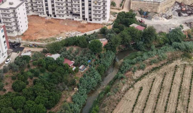 Kanalizasyon Dereye Akıyor İddiası! Kozan'da Vatandaşlardan Büyük Tepki