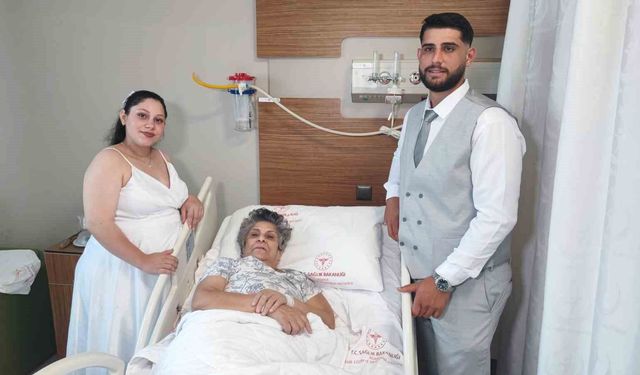 Önce Anne Duası! Adana'da Genç Çiftin Hareketi Duygulandırdı