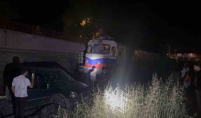 Yük Treni Aracı 120 Metre Sürükledi