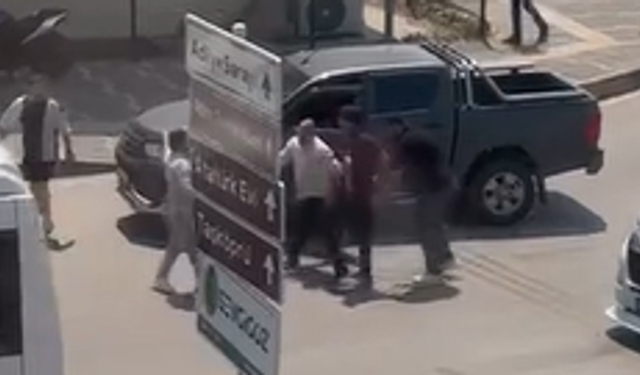 Adana’da Fuzuli Caddesi'nde Dehşet Anları: Sokak Ortasında Tüfekli Kavga Kamerada!