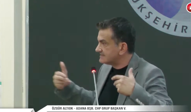 Adana Büyükşehir Meclisi'nde Gündem Yoğundu: Şiirden Hizmet Tartışmasına