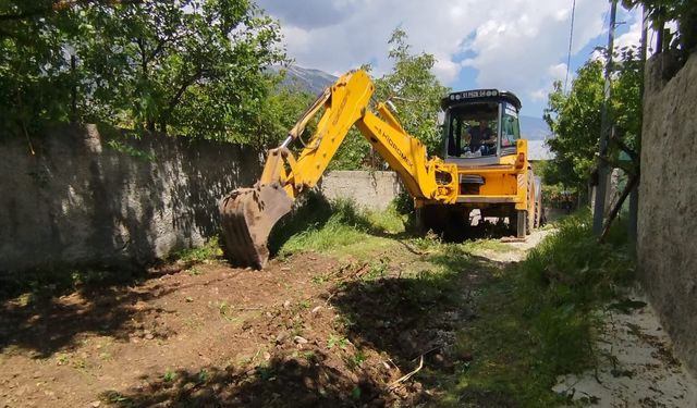 Pozantı Belediyesi’nden Akçatekir’de Yol Bakım Çalışması