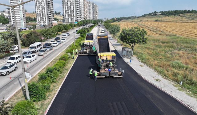 Medline ve Karaisalı Kavşağı Arasında Asfalt Mesaisi Sürüyor