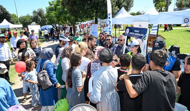 Adana Emniyeti Aile ve Çocuk Şenliğinde Vatandaşlarla Buluştu
