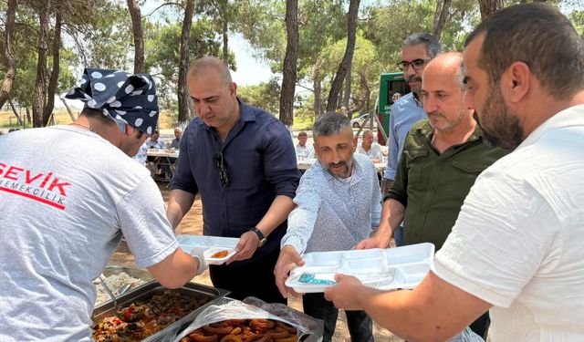 MHP Seyhan’dan Gönüllere Dokunan Vefa Hareketi