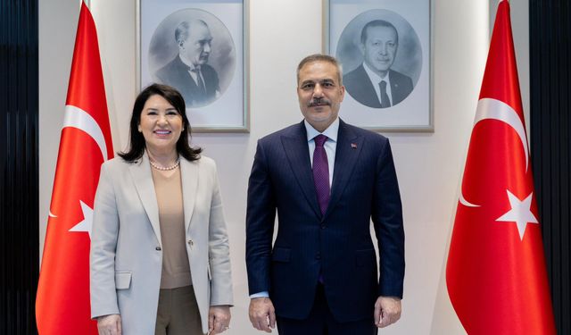 Ankara'da Dikkat Çeken Buluşma: Sunay Karamık, Hakan Fidan ile Bir Araya Geldi