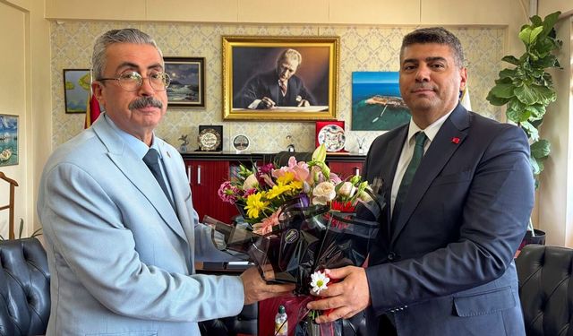 Karataş Kaymakamı Necati Aktan'a Duygusal Veda! Başkan Karataş'tan Dikkat Çeken Mesaj