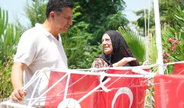 Kozan'da Duygulandıran Vefa! Şehit Şefik Uçak'ın Bayrağı Yeniden Dalgalanıyor